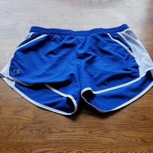 Under Armour Women's Athletic Shorts Size Large